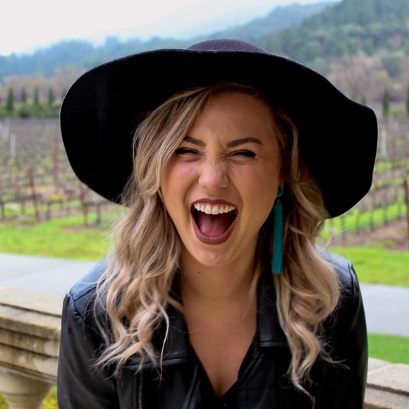 I.F.P. Boutique - Picture 2 of 2